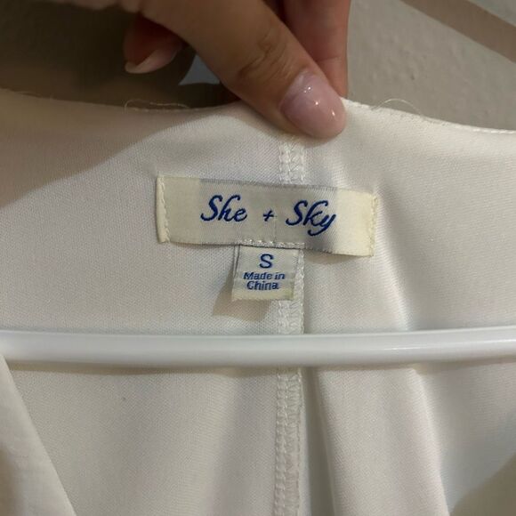 She+Sky White romper with v neck and ruffle sleeves - Picture 7 of 7